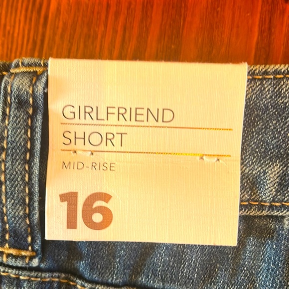 Lane Bryant Girlfriend short - Picture 3 of 4